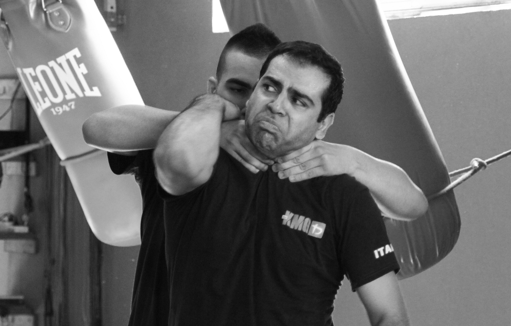 Provocazione fuori da un Pub